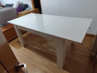 4 Sedie e tavolo estensibile