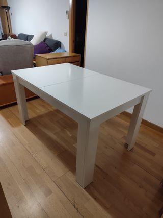 4 Sedie e tavolo estensibile