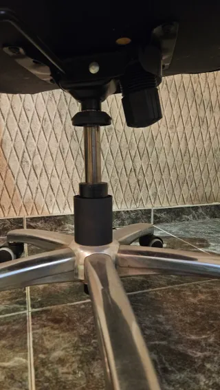 Silla de oficina negra