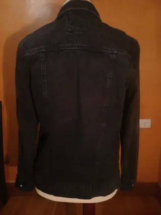 Cazadora vaquera Pull&Bear negra Talla S