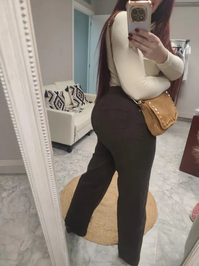 Pantalón vaquero marrón chocolate pierna recta