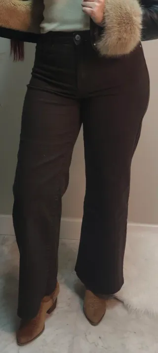 Pantalón vaquero marrón chocolate pierna recta