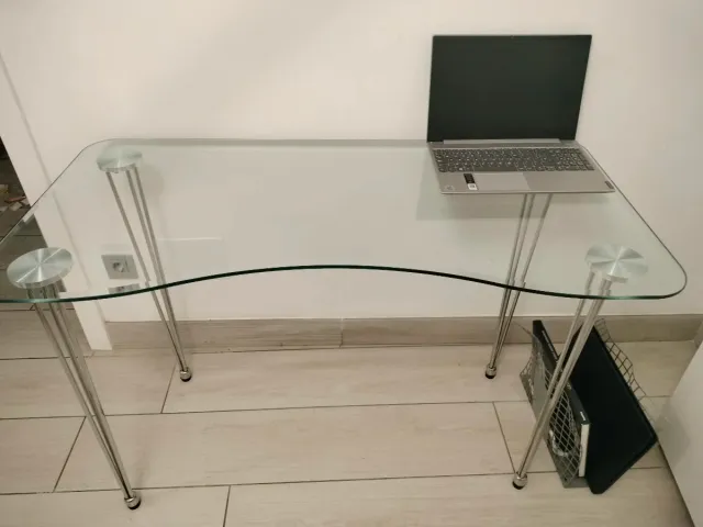 Mesa escritorio cristal 120x60 con sillas ergonomi