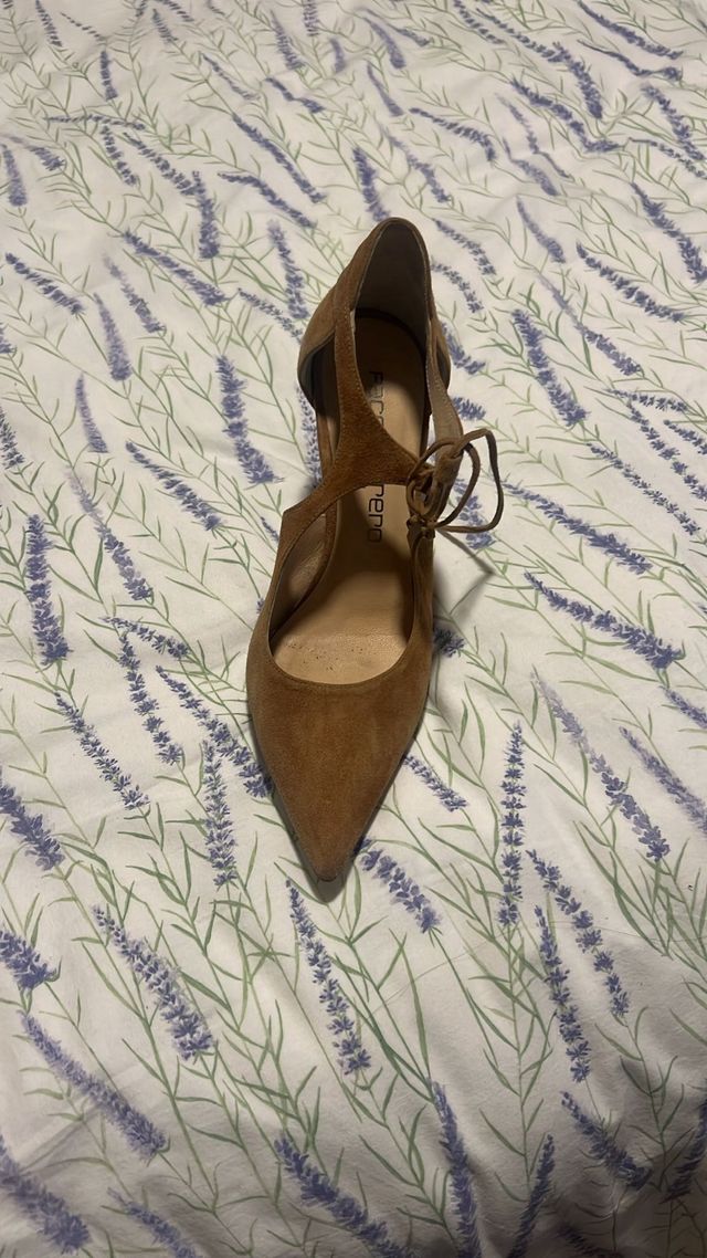 Zapato tacón ante marrón claro