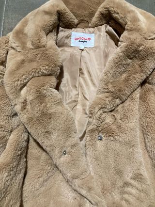 Chaqueta efecto pelo DON'T CALL ME JENNYFER T. L