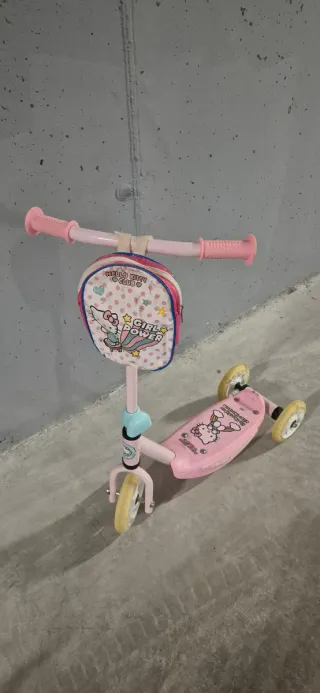 Patinete infantil rosa Hello Kitty