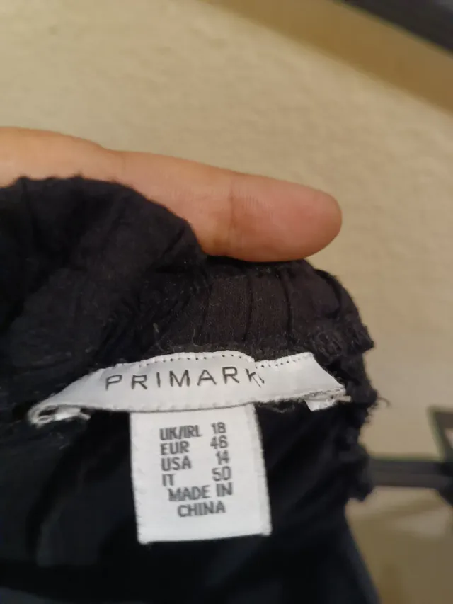 Pantalón negro cómodo