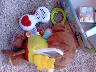 Peluche Monito V-tech y Puzzle Cubos Bluey