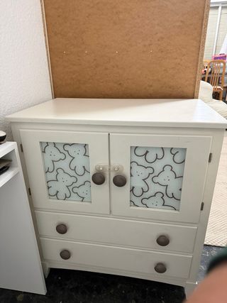 Cómoda infantil con ositos, colchón 120