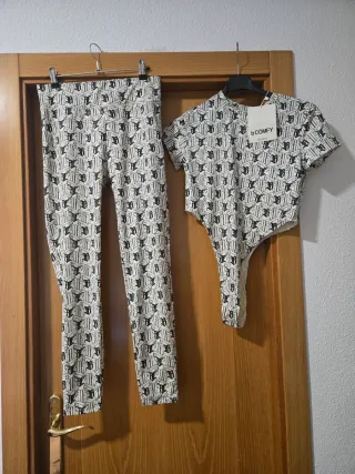 Conjunto bcomfy chándal estampado
