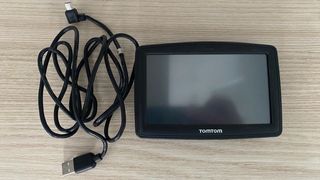 GPS TomTom XL con cable USB