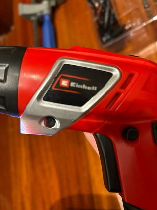 Destornillador Eléctrico Rojo