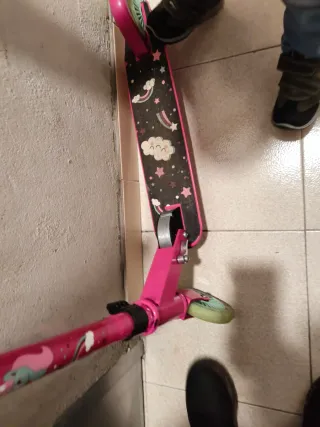 Patinete infantil con ruedas luminosas