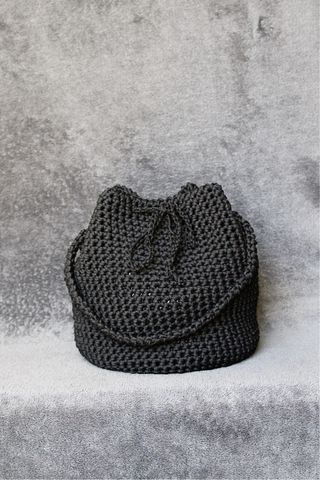 Secchiello uncinetto nero