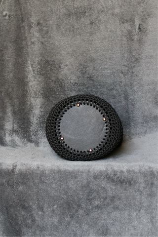 Secchiello uncinetto nero