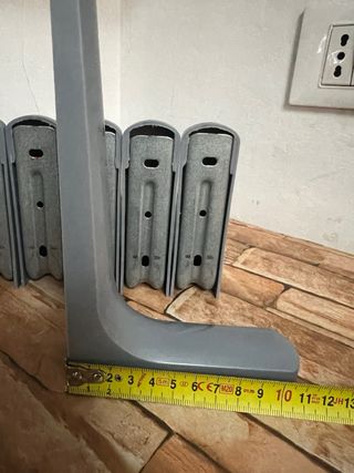 Supporti a L per mensole