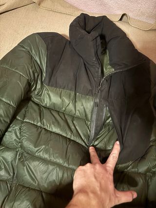 Chaqueta Zara acolchada verde y negra