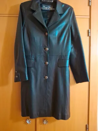 Abrigo de piel negro