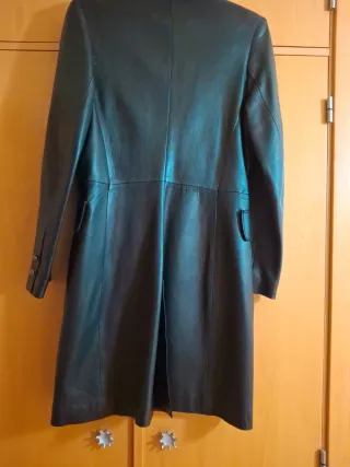 Abrigo de piel negro