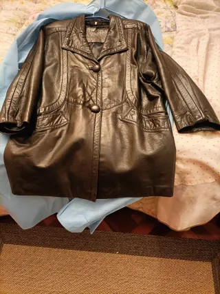 Chaquetón de piel negro mujer