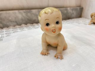 Figura bebé porcelana ángel