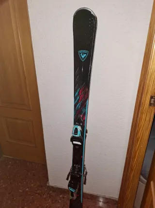 Esquís Rossignol con bastones