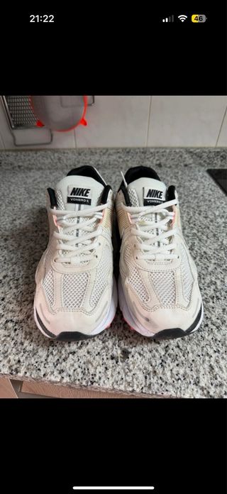 Nike Vomero 5 Beige/Blanco