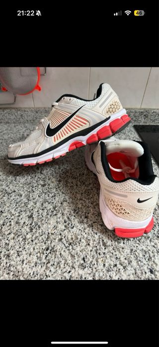 Nike Vomero 5 Beige/Blanco