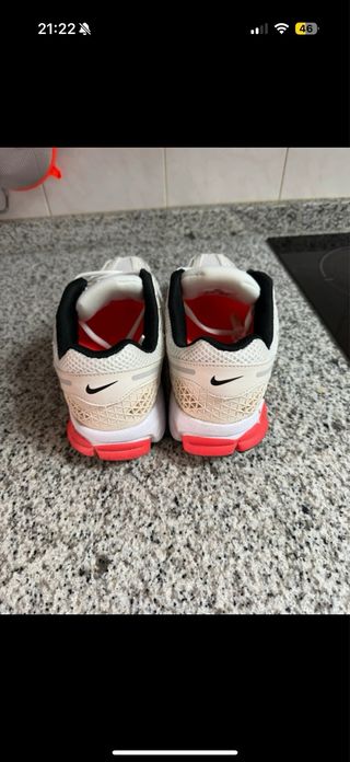 Nike Vomero 5 Beige/Blanco