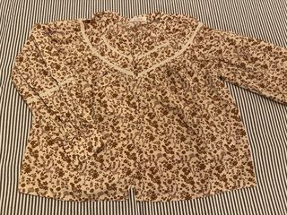 Blusa LÖP Muñeca de trapo floral