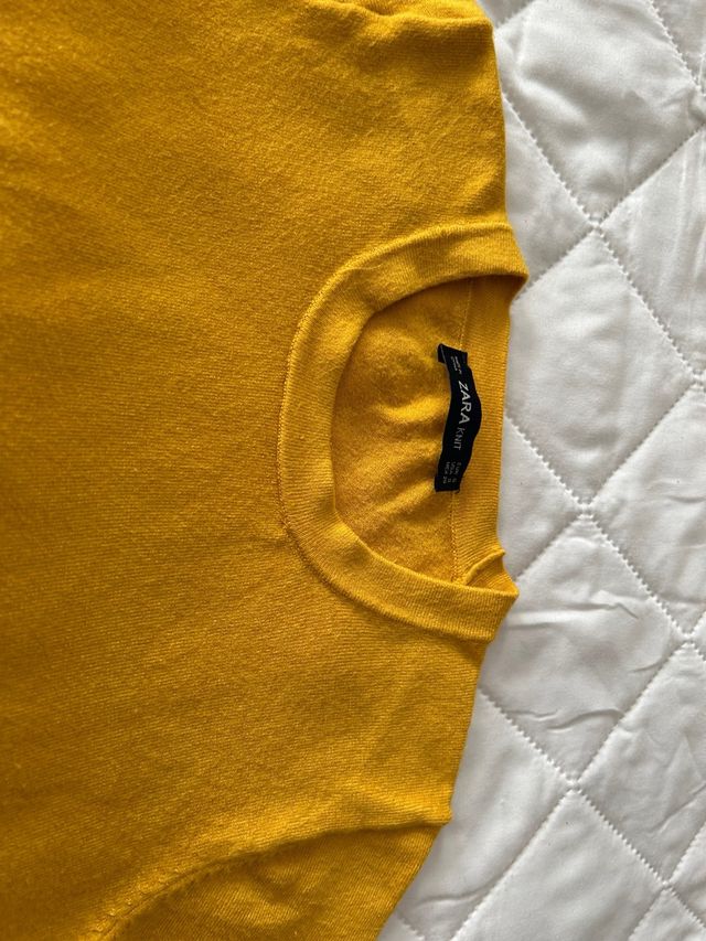 Suéter Zara chica amarillo