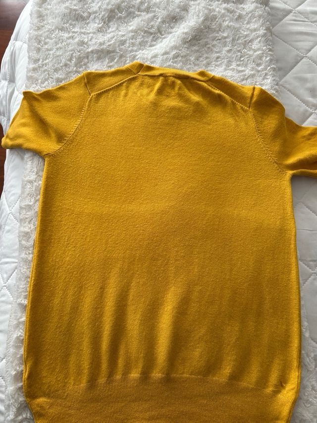 Suéter Zara chica amarillo