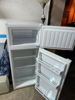 Nevera Liebherr blanca