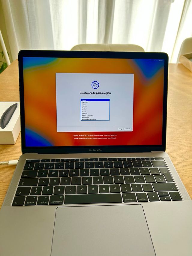 MacBook Pro 13” (2017) + Magic Mouse 2 Nuevo