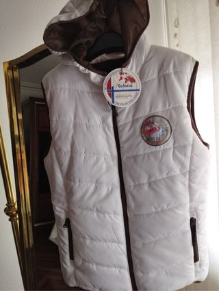 Chaleco acolchado Nebulus con capucha