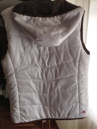 Chaleco acolchado Nebulus con capucha