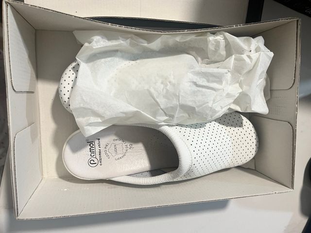 Zuecos Pamol Blancos Talla 39