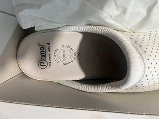 Zuecos Pamol Blancos Talla 39