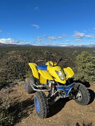 Suzuki LTZ 400 Amarillo