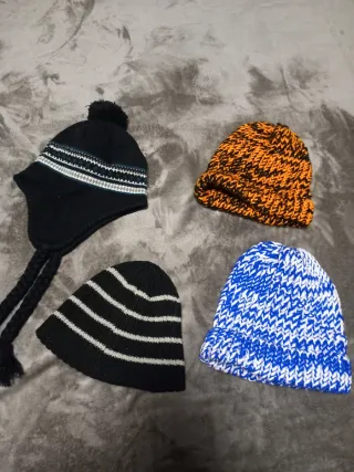 Gorros de invierno hechos a mano con orejeras