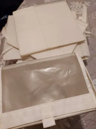 Cajas organizadoras de tela blancas