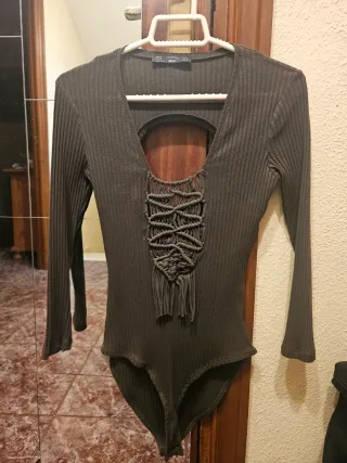 Bodie verde militar con cordones