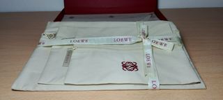 Loewe - caja con 3 neceseres.