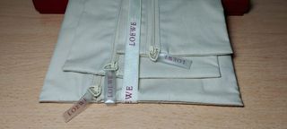 Loewe - caja con 3 neceseres.