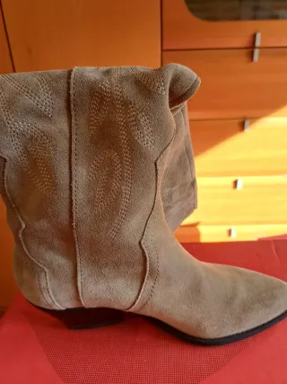Botas cowboy ante mujer beige