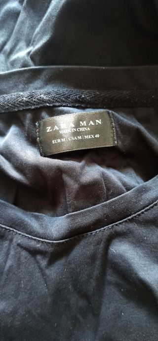 Camiseta negra con rayas blancas Zara Man