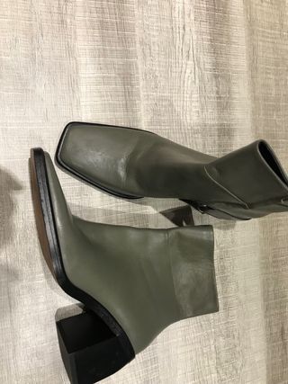 Botines Verdes Cuadrados Tacón