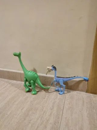 Figuras de dinosaurios Arlo y Spot