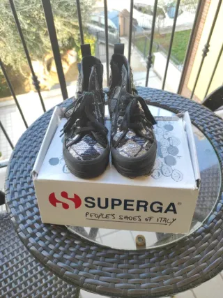 Scarpe Superga per bambina. Numero 34. Ottime