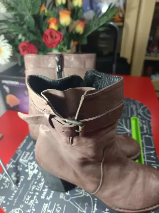 Botas de cuero marrones para mujer